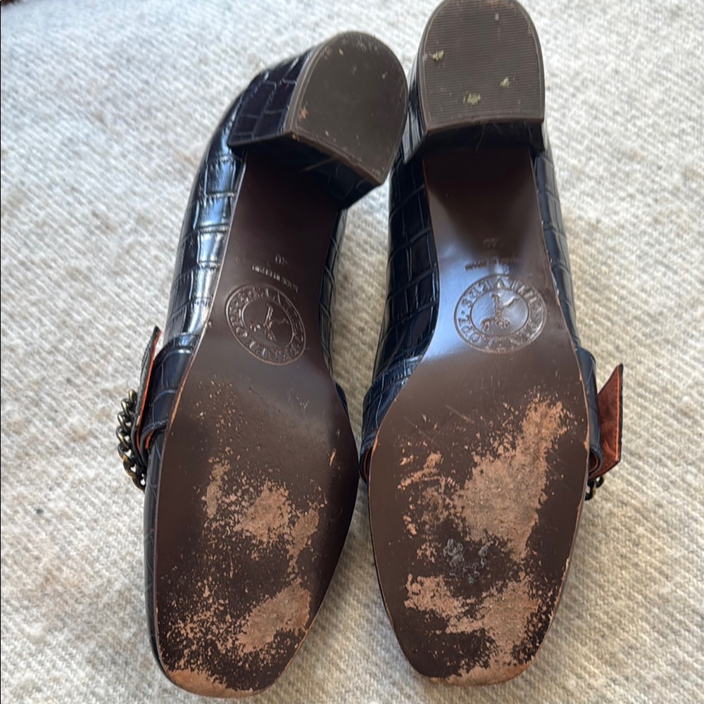 Navy Croc-Embossed block heel. - Picture 4 of 7